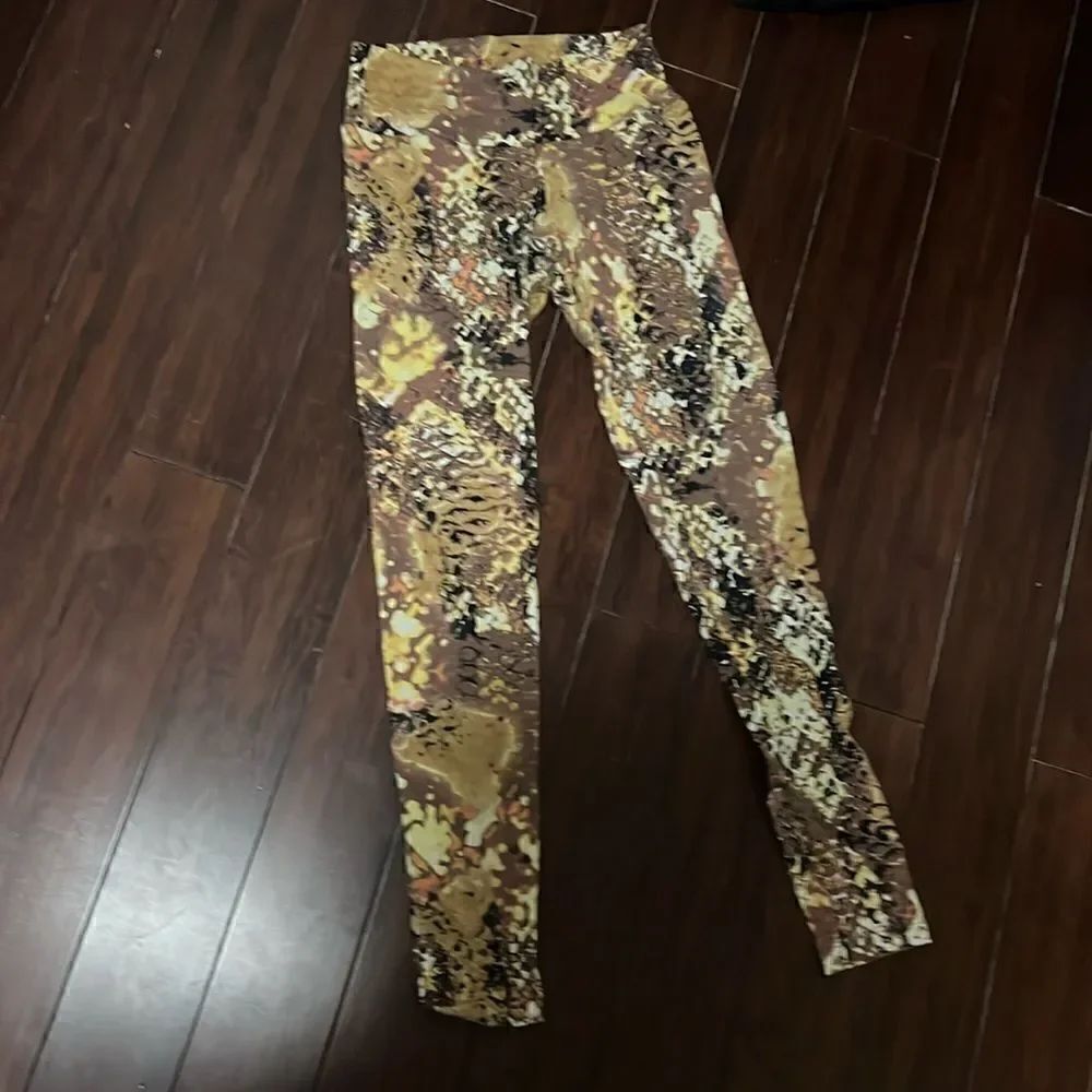 Brown Yellow Patterned Leggings - Excellent Condition - Size Small